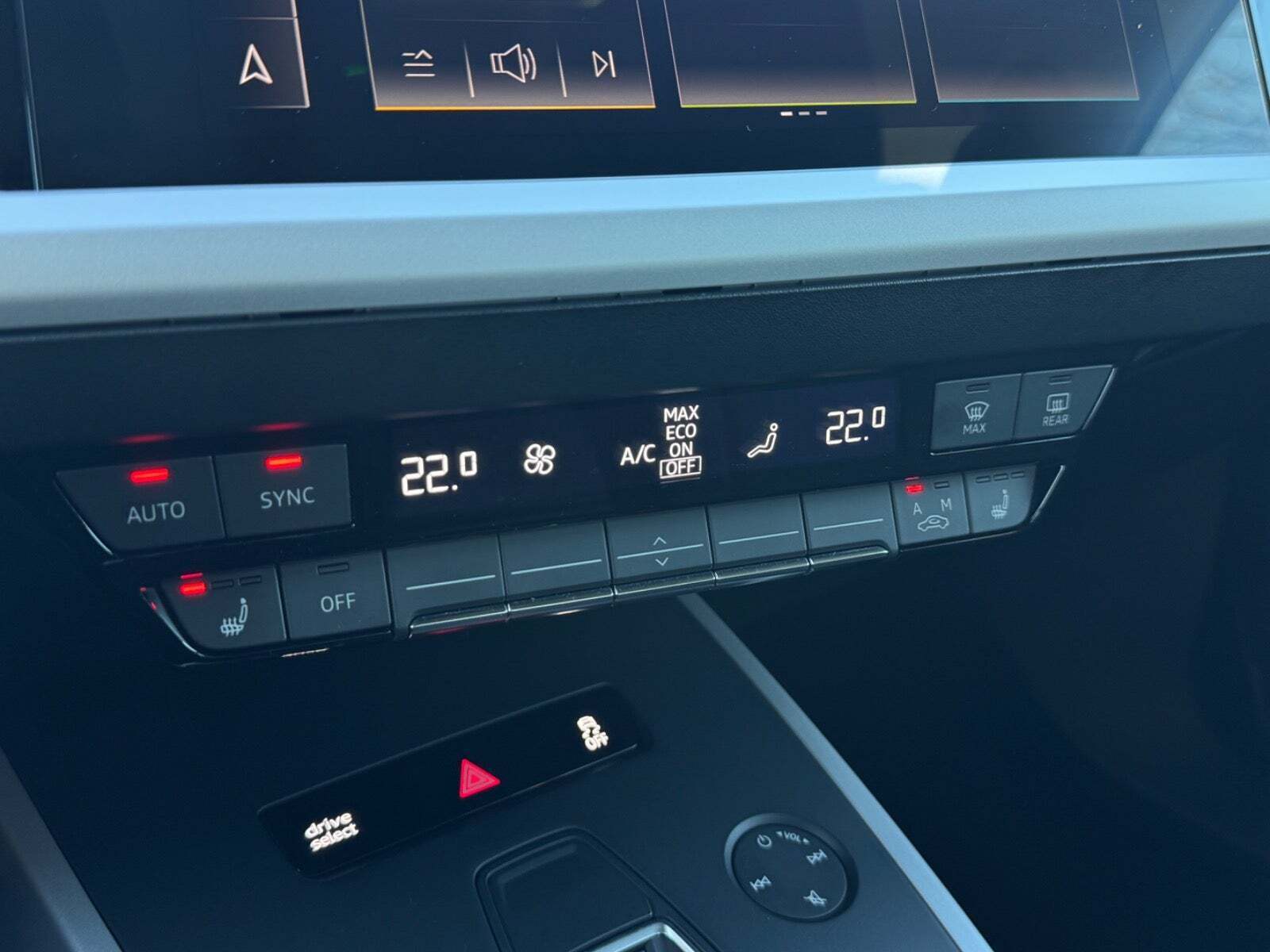 Grå Audi Q4 e-tron fra 2023