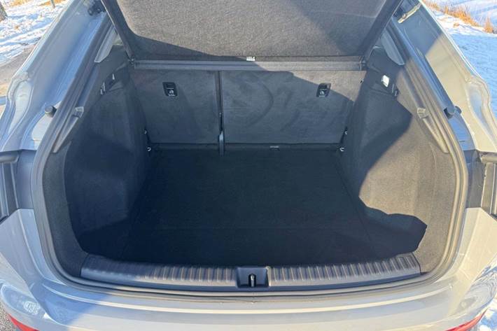 Grå Audi Q4 e-tron fra 2023