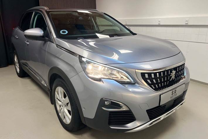 Grå Peugeot 3008 fra 2017