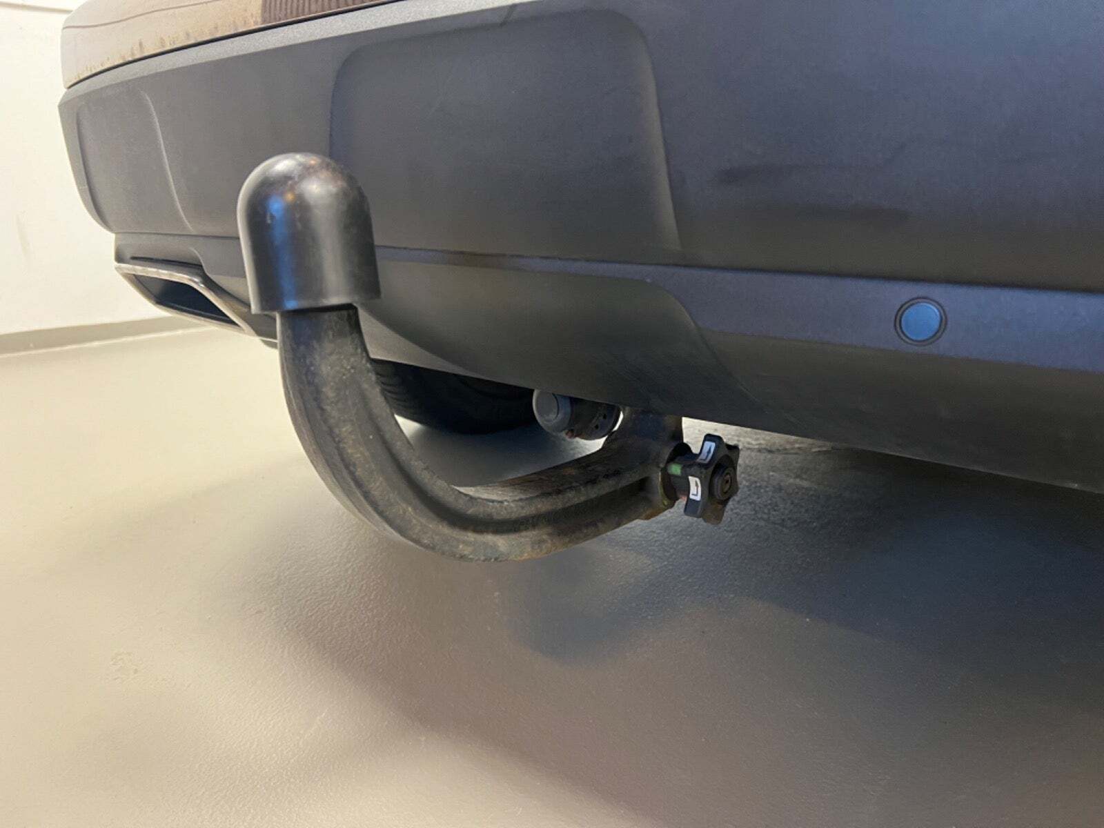 Grå Peugeot 3008 fra 2017