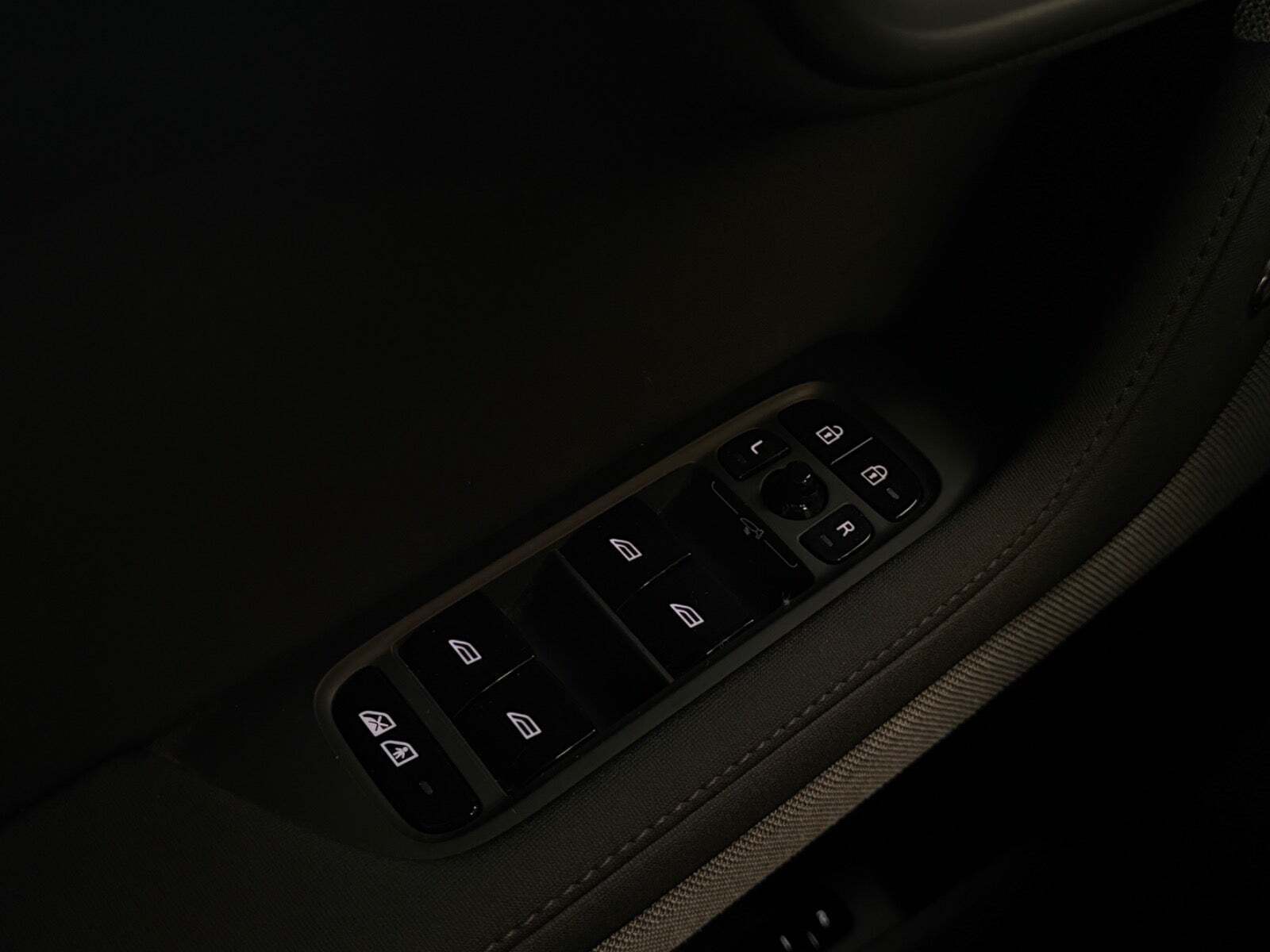 Sort Polestar 2 fra 2022