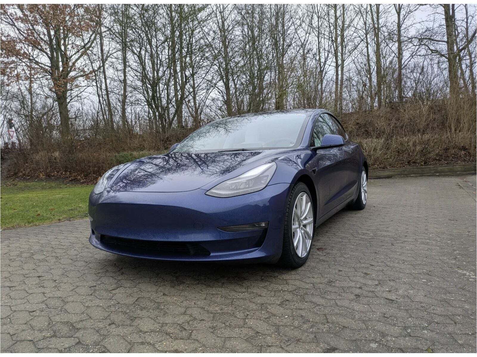 Tesla Model 3 Long Range AWD