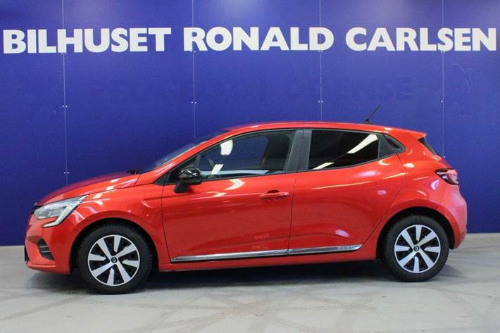 Rød Renault Clio V fra 2020