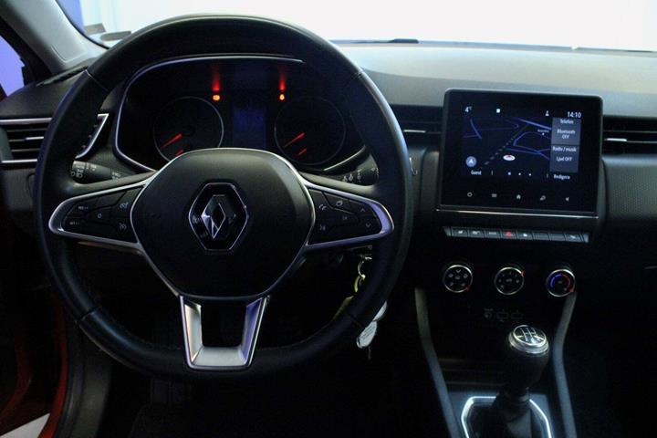 Rød Renault Clio V fra 2020