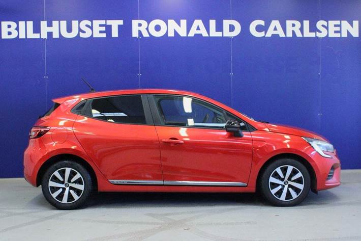 Rød Renault Clio V fra 2020