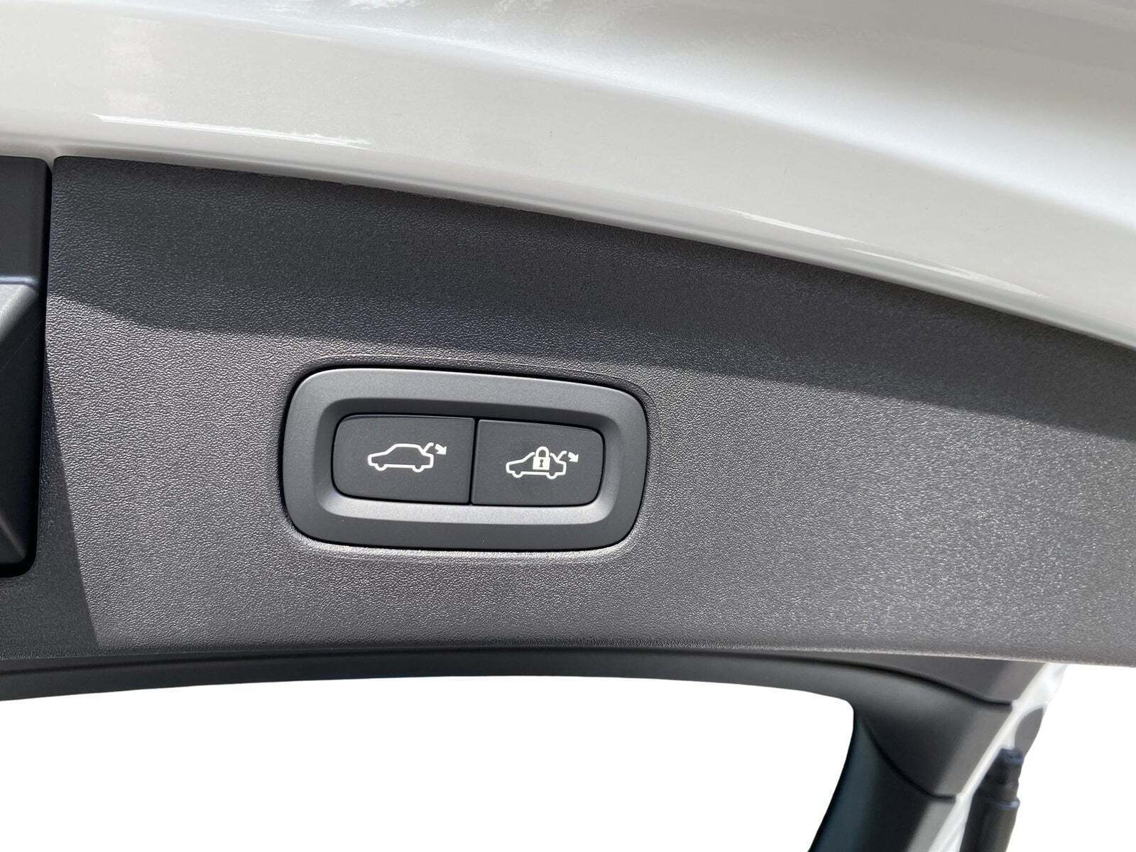 Hvid Polestar 2 fra 2025