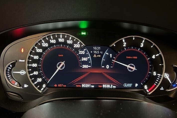 Grå BMW 530d fra 2017