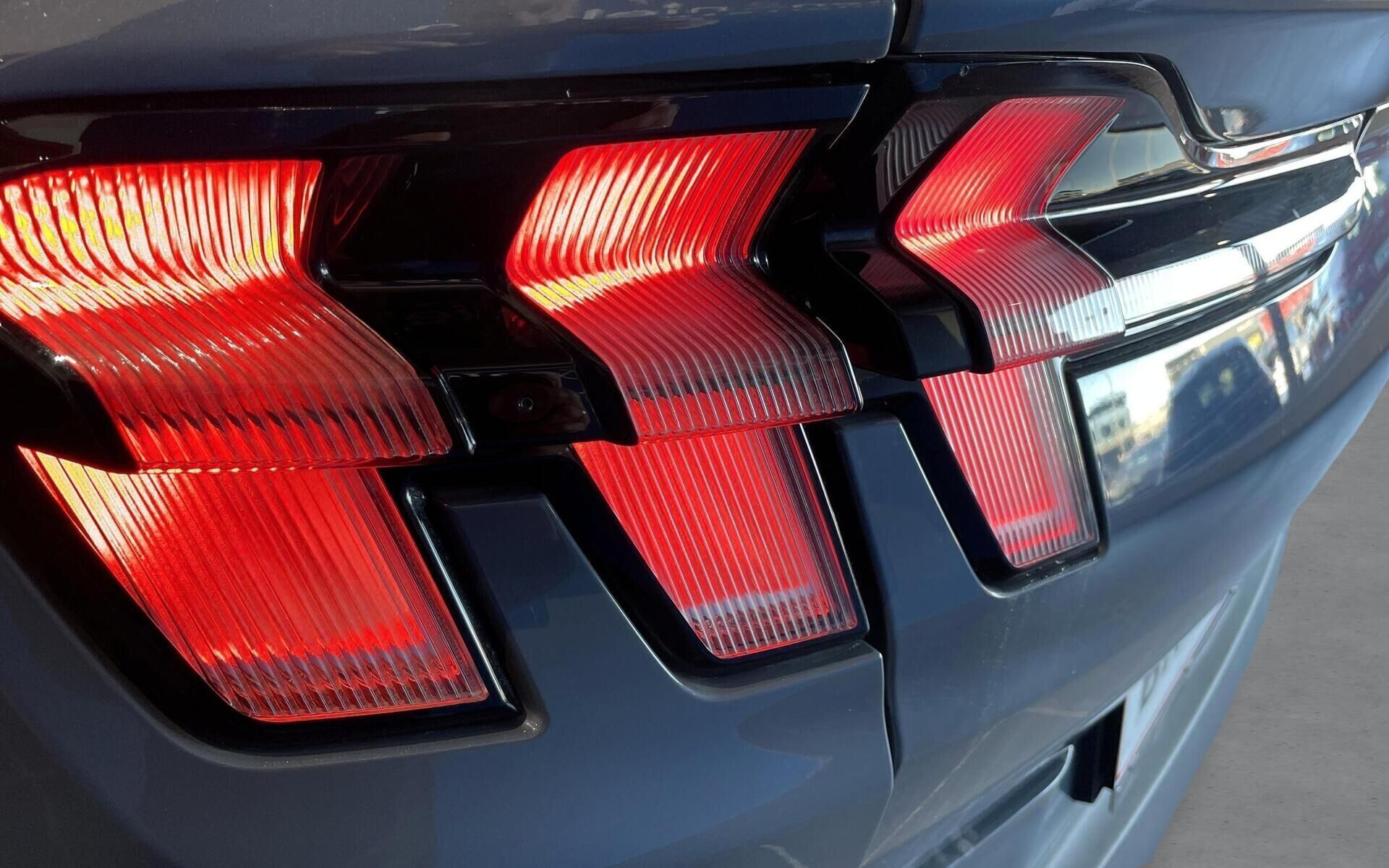 Blå Ford Mustang Mach-E fra 2025