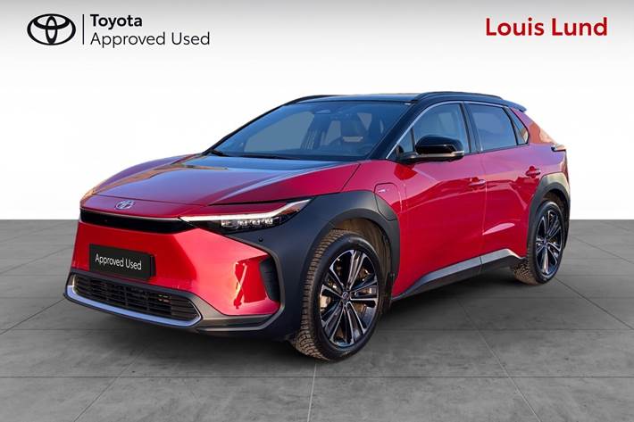 Rød Toyota BZ4X fra 2024 set udefra