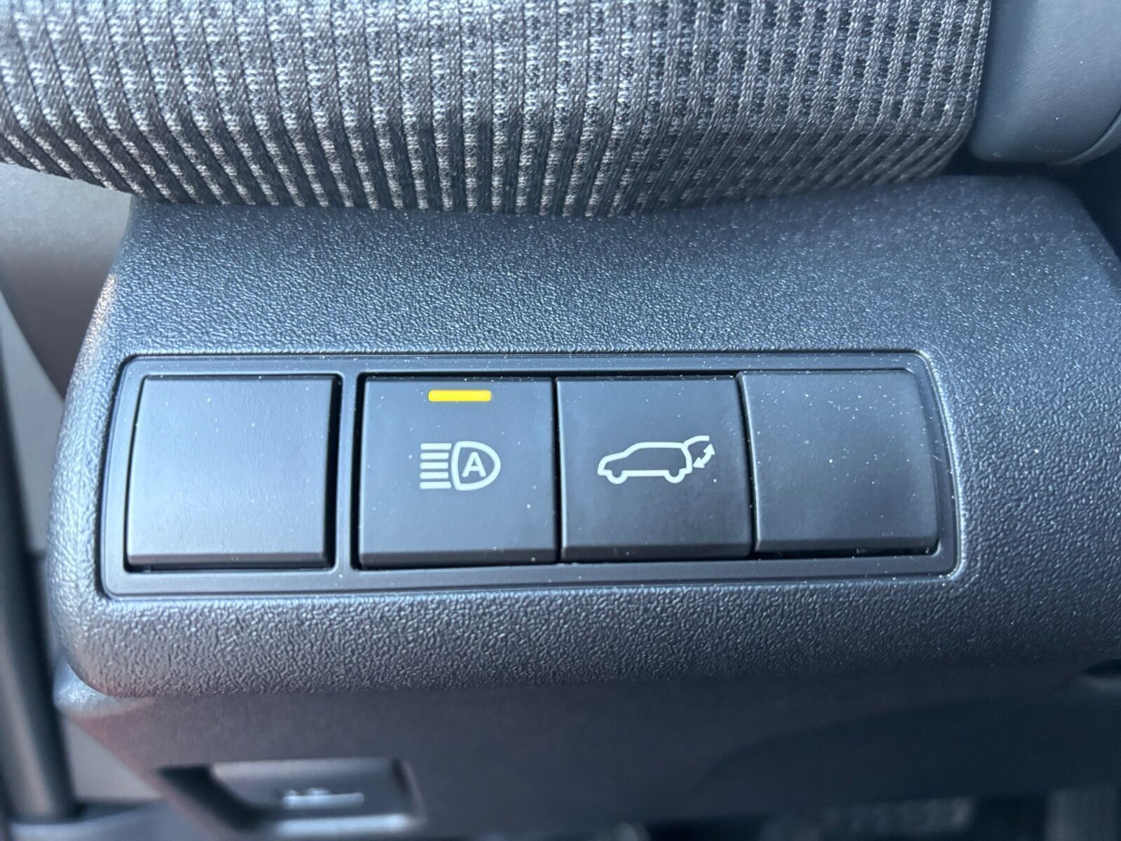 Rød Toyota BZ4X fra 2024