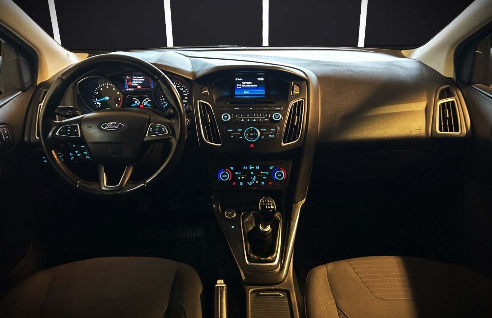 Grå Ford Focus fra 2015