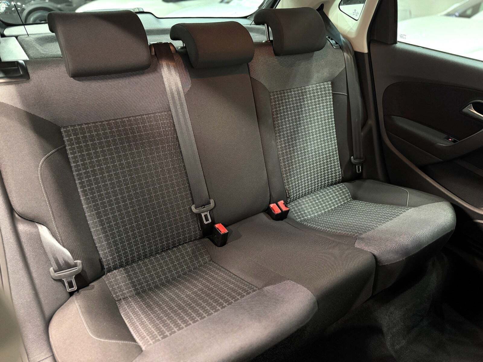 Grå VW Polo fra 2017