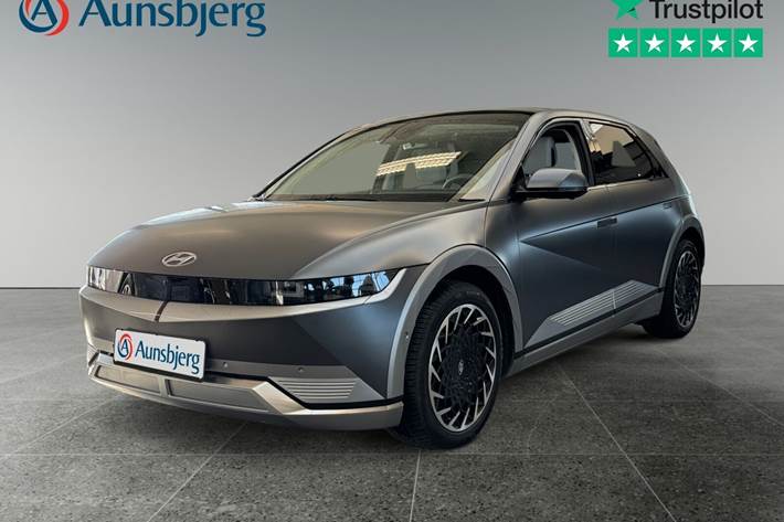 Blå Hyundai Ioniq 5 fra 2024 set udefra