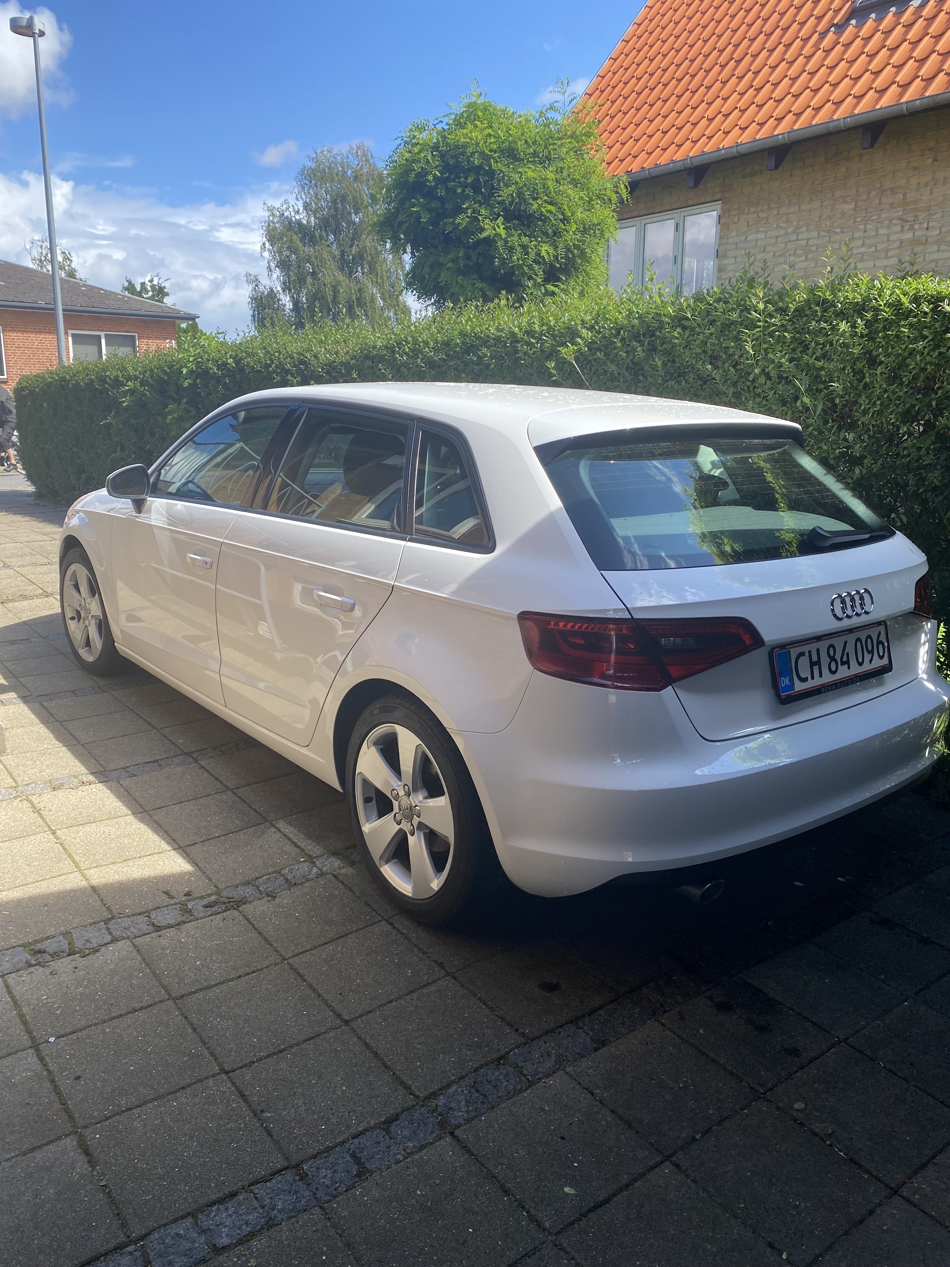 Hvid Audi A3 Sportback fra 2015