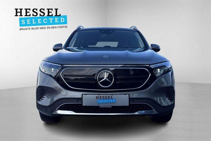 Grå Mercedes EQB250 fra 2023