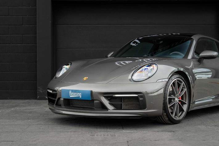 Grå Porsche 911 Carrera S fra 2020