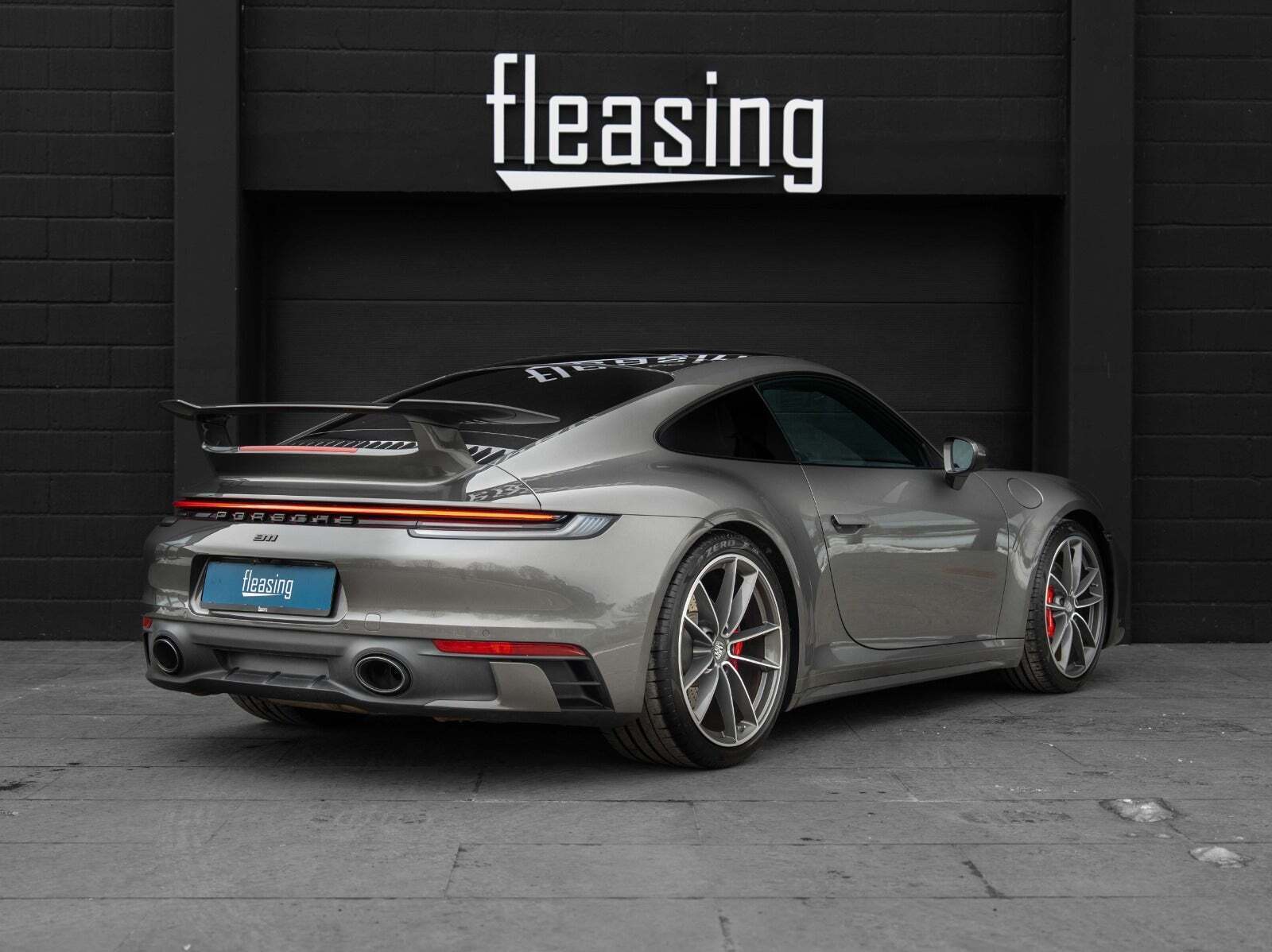 Grå Porsche 911 Carrera S fra 2020
