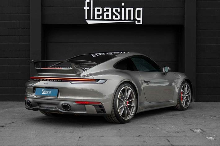 Grå Porsche 911 Carrera S fra 2020