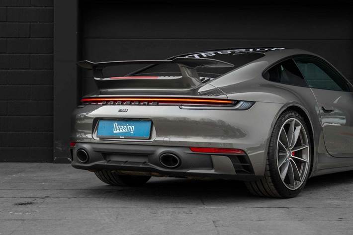 Grå Porsche 911 Carrera S fra 2020