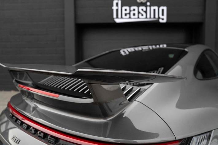 Grå Porsche 911 Carrera S fra 2020