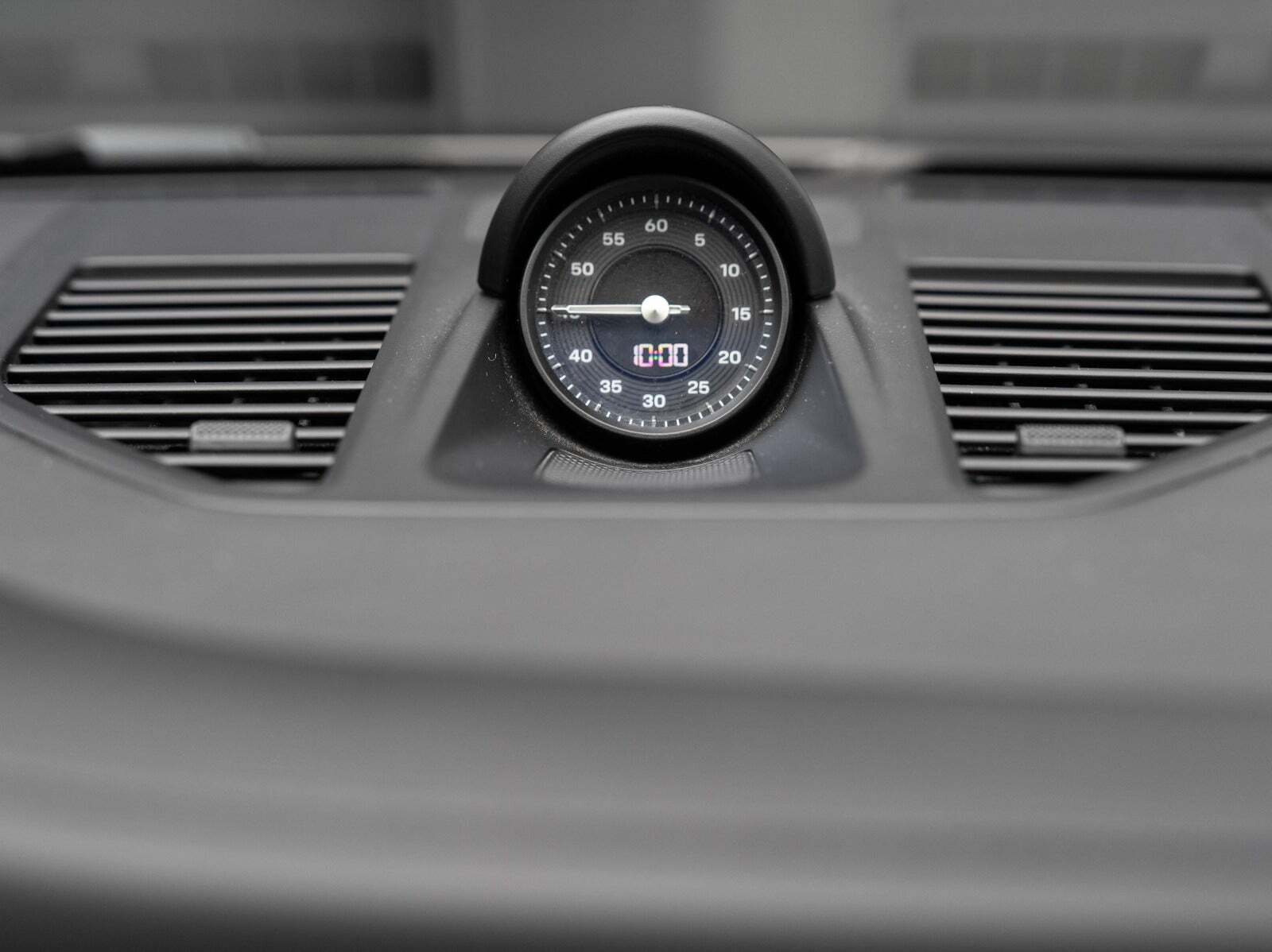 Grå Porsche 911 Carrera S fra 2020