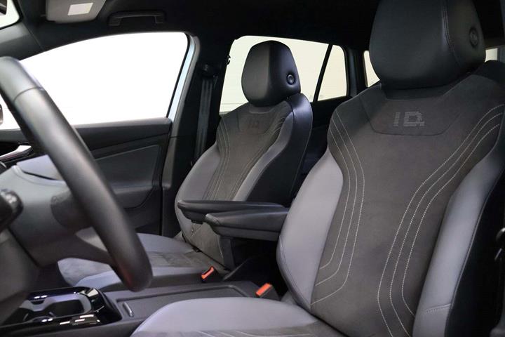 Sølv VW ID.4 fra 2025