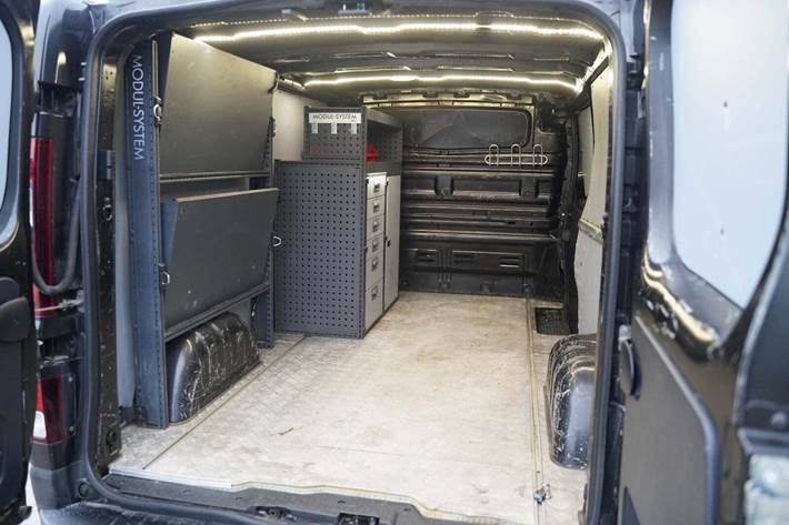 Sort Renault Trafic T29 fra 2018