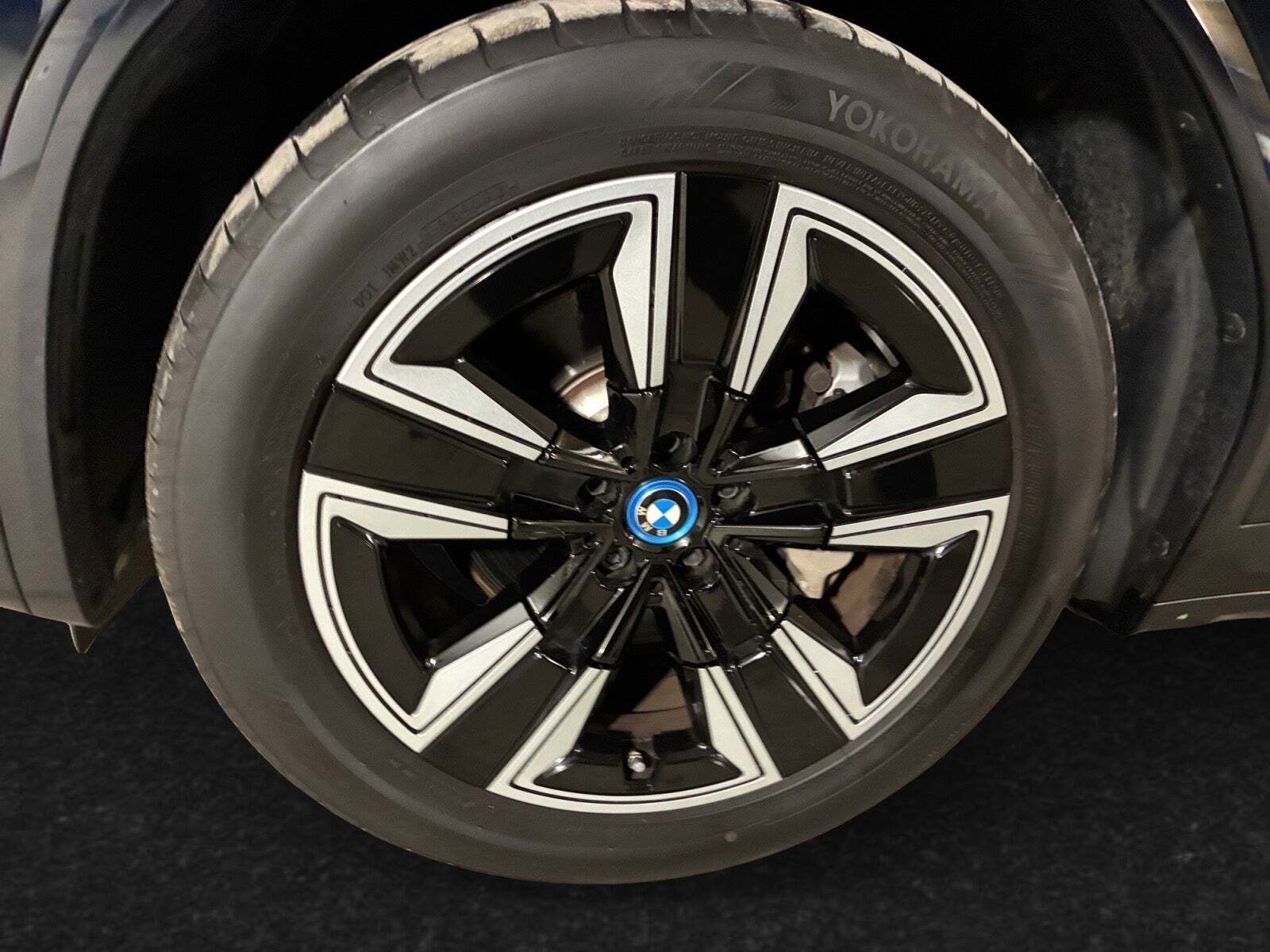 Sort BMW iX3 fra 2024