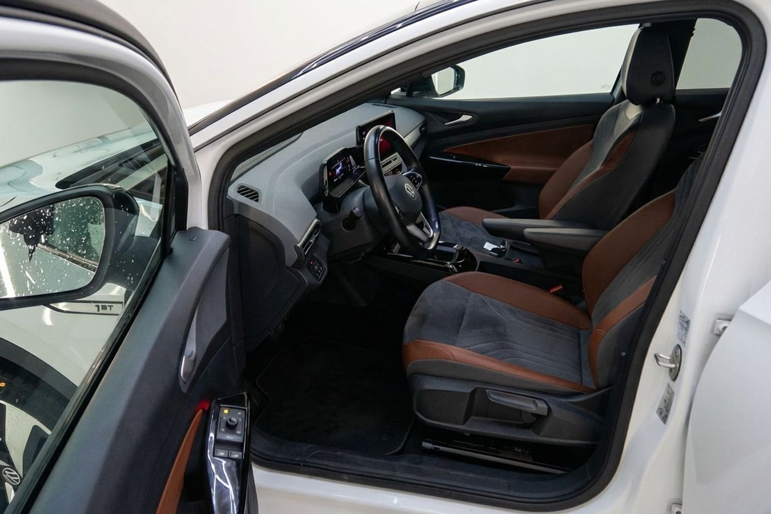 Hvid VW ID.4 fra 2021