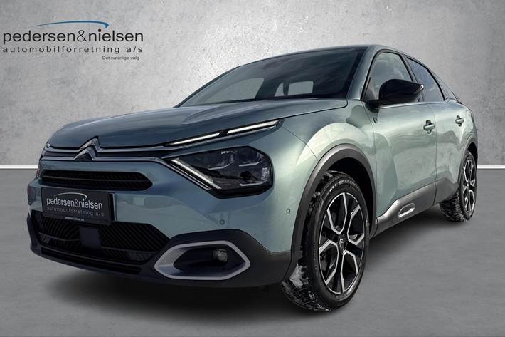 Blå Citroën ë-C4 fra 2024 set udefra