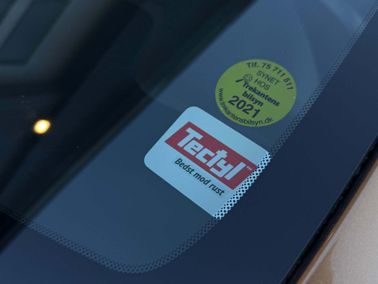 Gul Hyundai i20 fra 2017