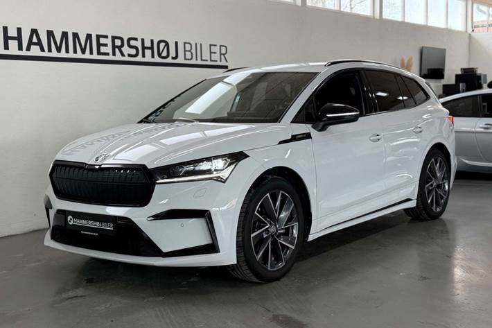 Hvid Skoda Enyaq fra 2023 set udefra