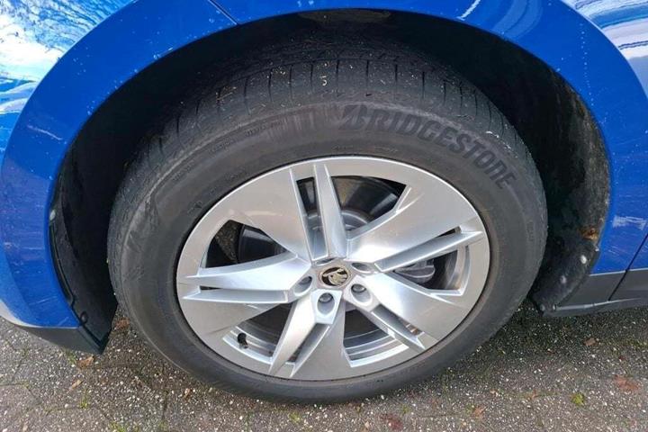 Blå Skoda Enyaq fra 2023