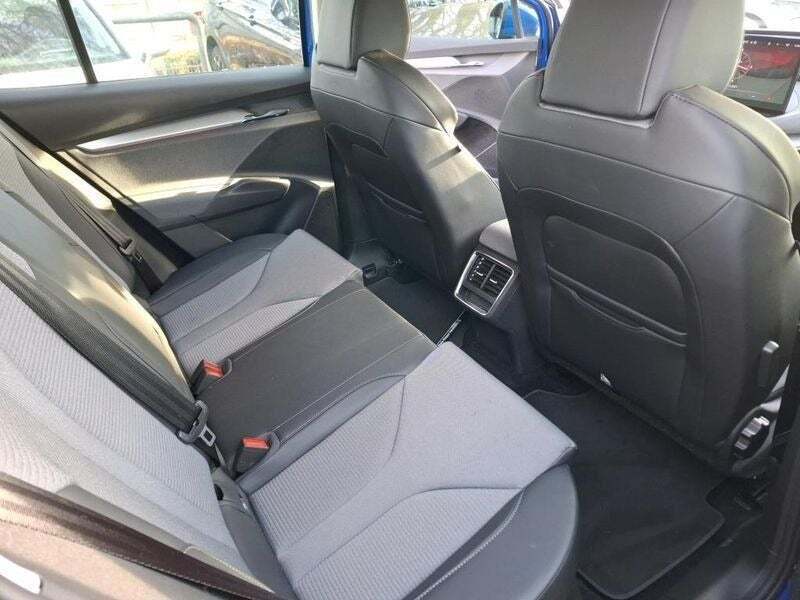 Blå Skoda Enyaq fra 2023