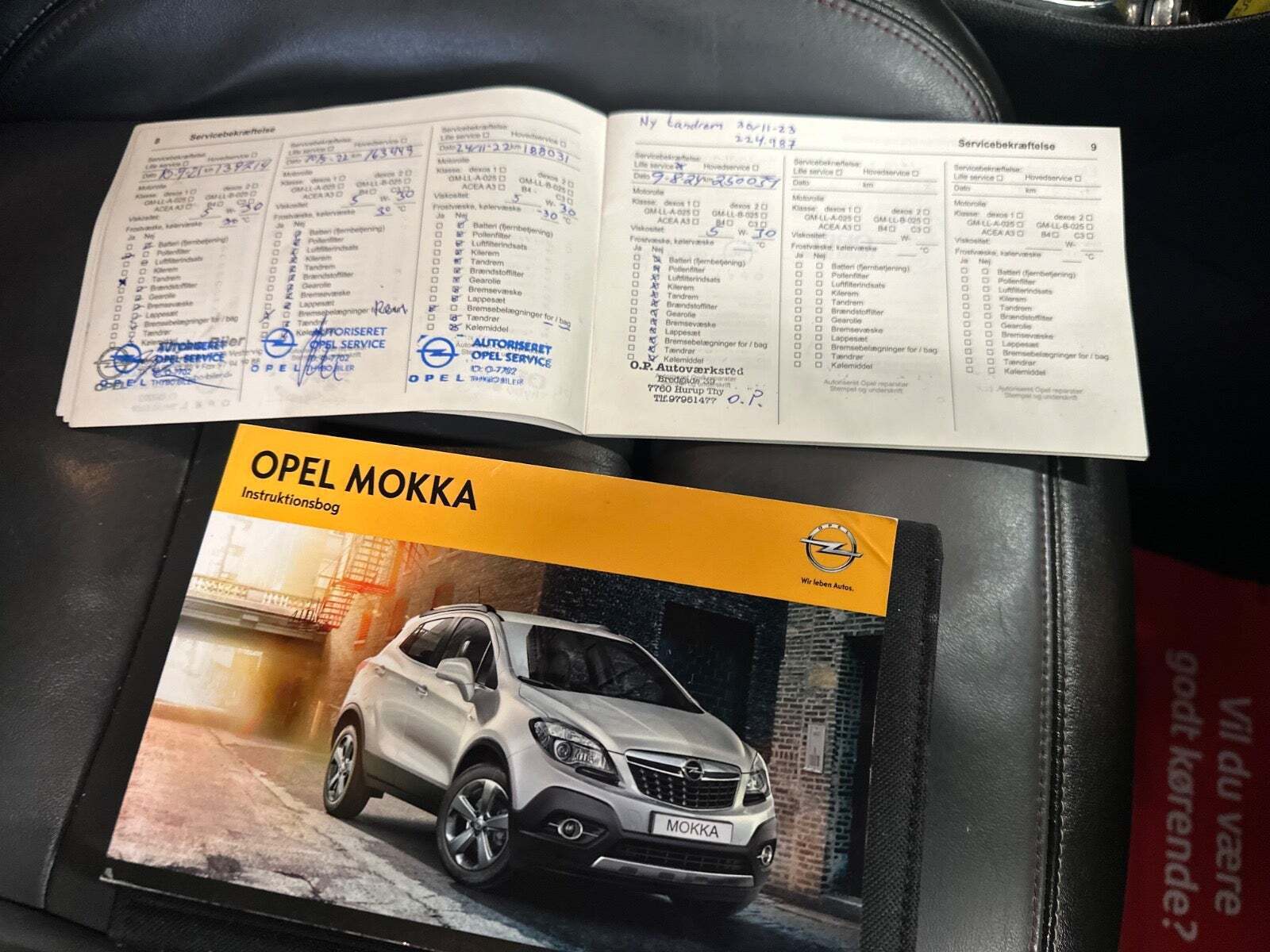 Sort Opel Mokka fra 2014