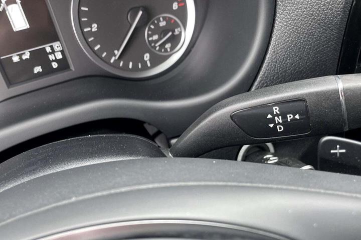 Hvid Mercedes Vito 114 fra 2024