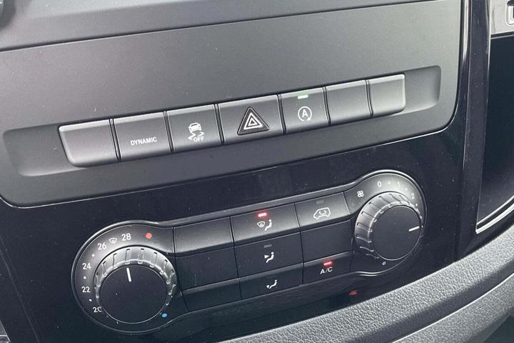 Hvid Mercedes Vito 114 fra 2024