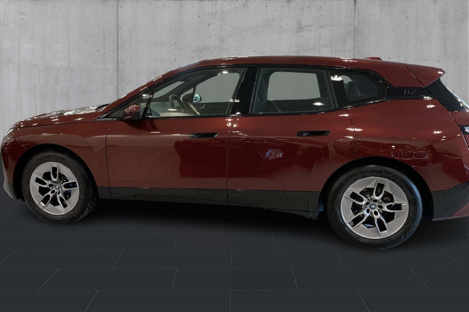 BMW iX xDrive40 Fully Charged