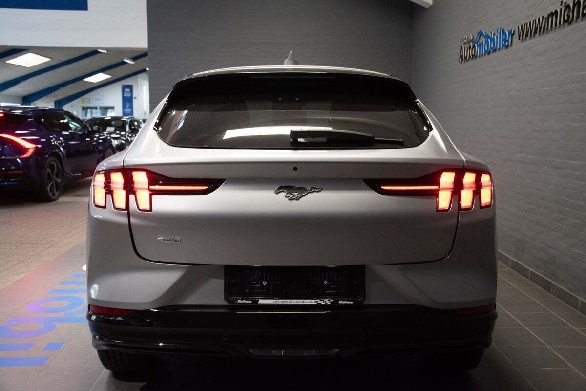 Ford Mustang Mach-E 88 Extended Range AWD