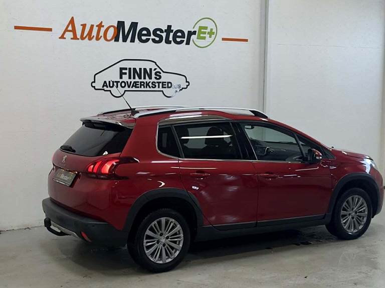 Peugeot 2008 1,2 e-THP 110 Allure Sky