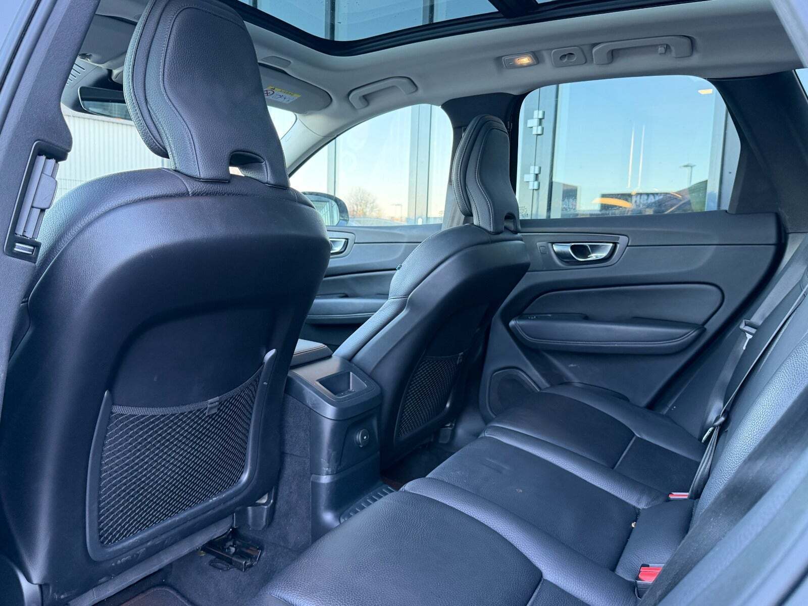 Sort Volvo XC60 fra 2023