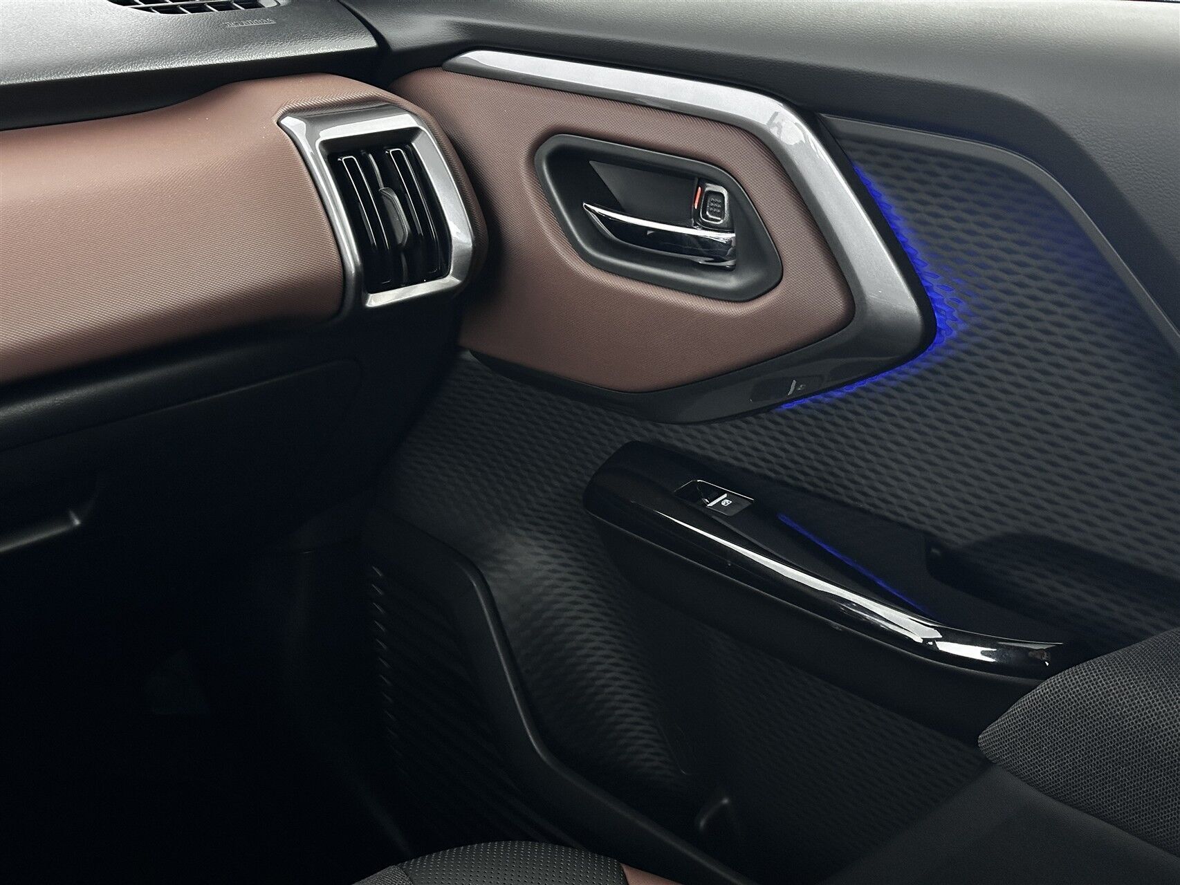 Grøn Suzuki eVitara fra 2025