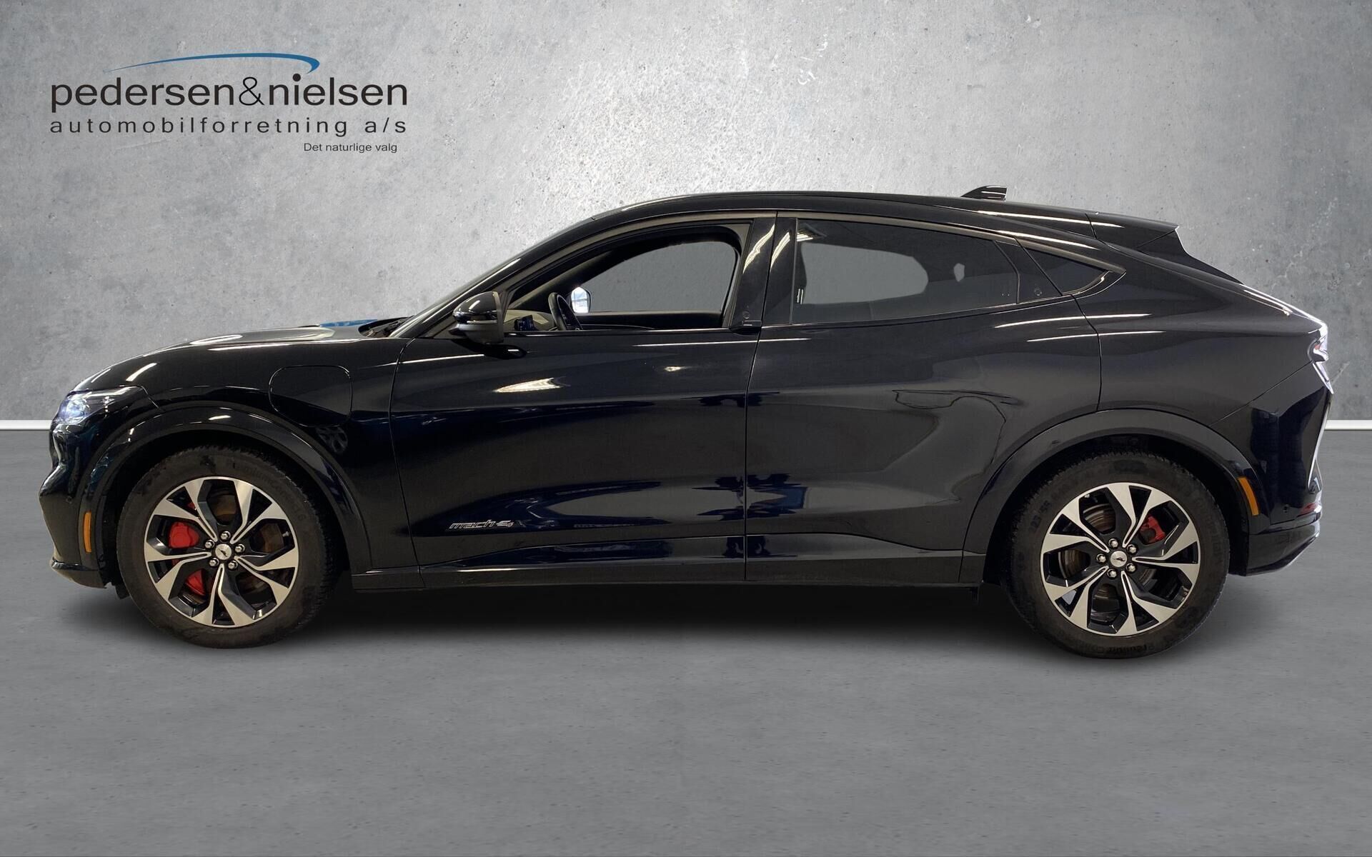 Ford Mustang Mach-E EL UR Premium AWD 351HK 5d Aut.