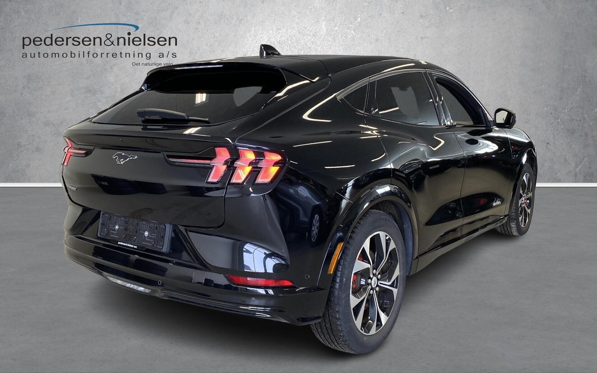 Ford Mustang Mach-E EL UR Premium AWD 351HK 5d Aut.