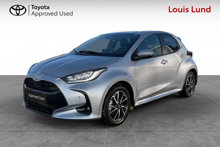 Sølv Toyota Yaris fra 2025 set udefra