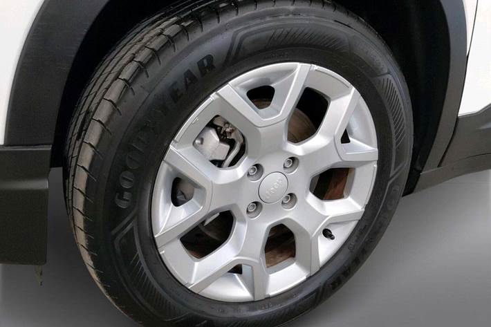 Hvid Jeep Avenger fra 2025