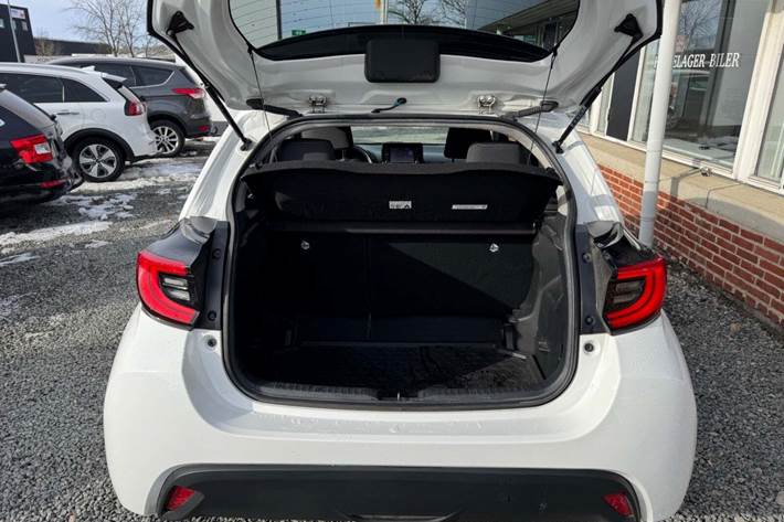 Hvid Toyota Yaris fra 2020