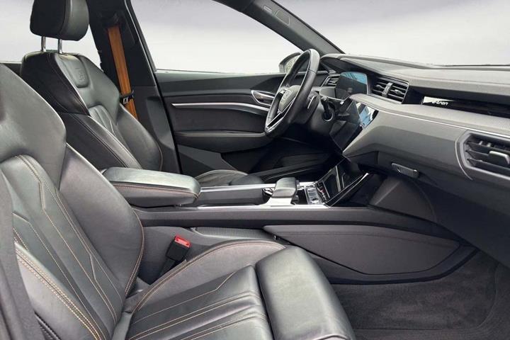 undefined Audi e-tron fra 2022