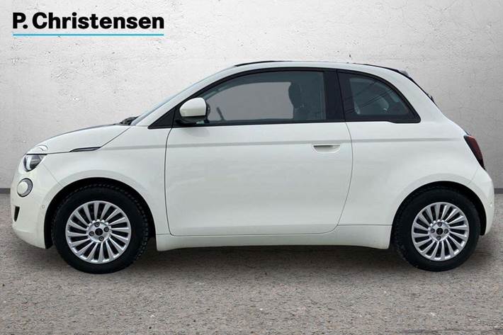 Hvid Fiat 500e fra 2023