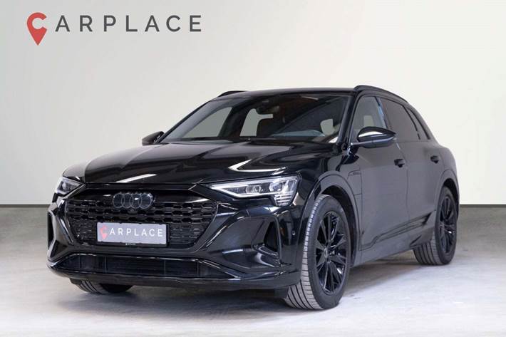 Sort Audi Q8 e-tron fra 2024 set udefra